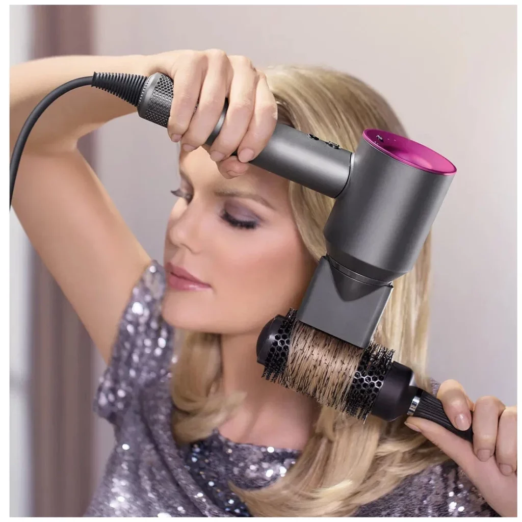 Стайлер или фен для волос Dyson